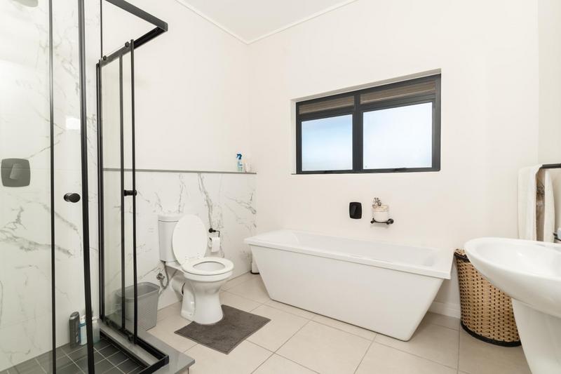 2 Bedroom Property for Sale in The Huntsman Western Cape